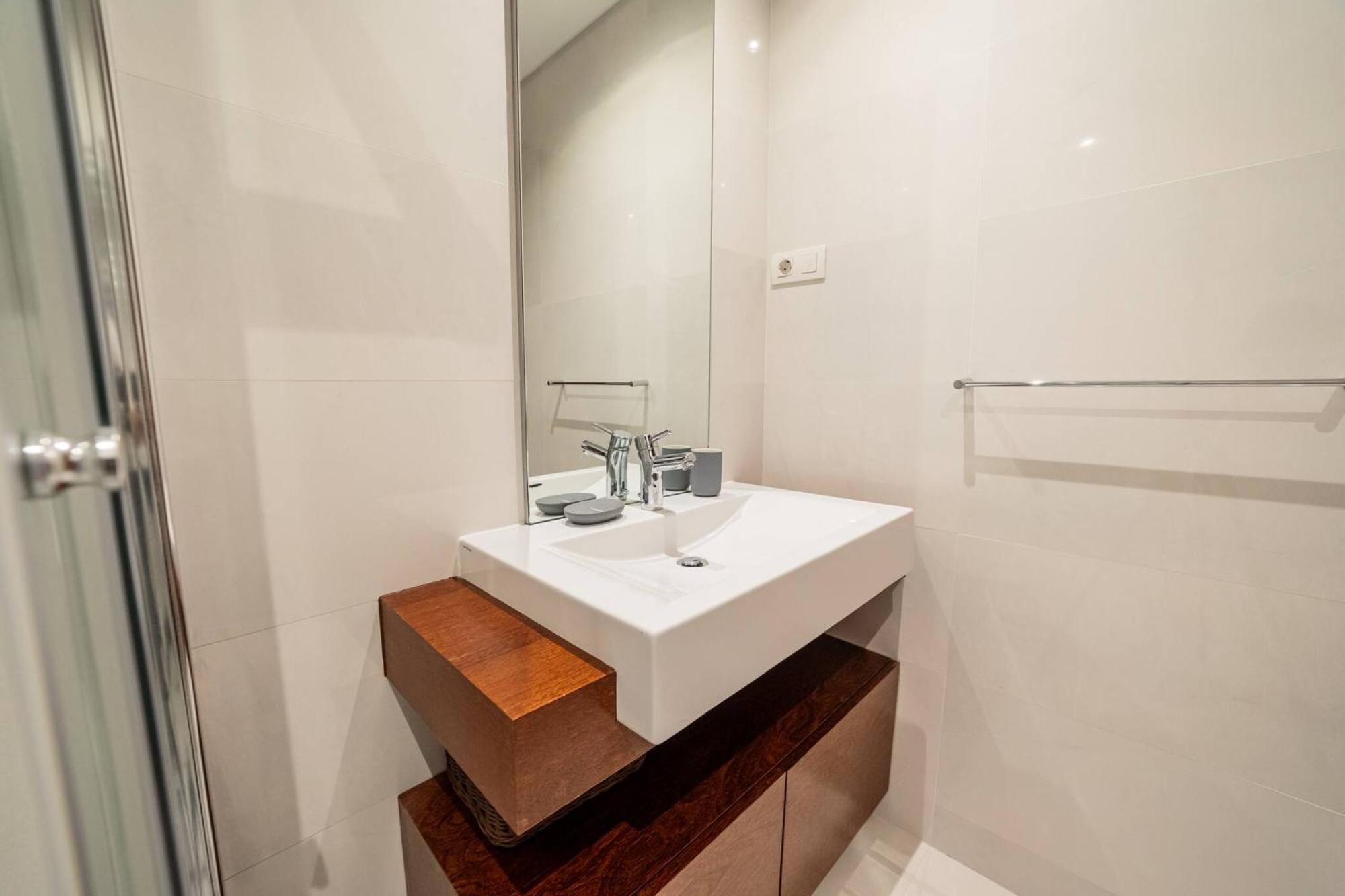 Modern Cedofeita By Hosty Apartment Порто Екстериор снимка